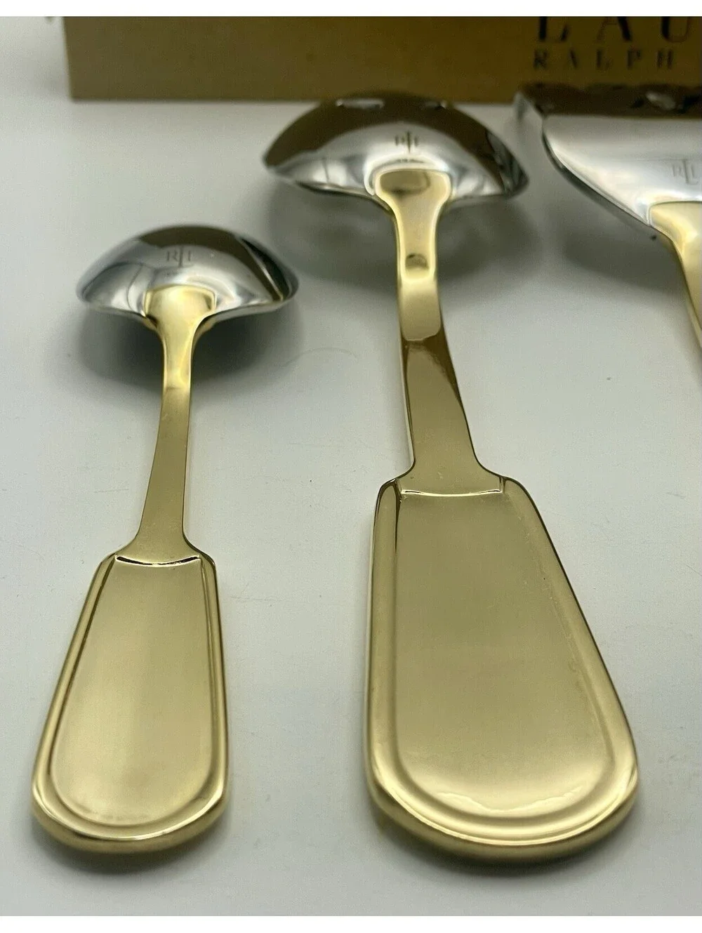 (1) Ralph Lauren PELHAM GOLD 5 Pc Hostess Set 18/10 Stainless China